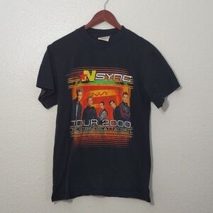 VINTAGE SLIGHTLY USED NSYNC NO STRINGS ATTACHED CONCERT TSHIRT 2000 SIZE S